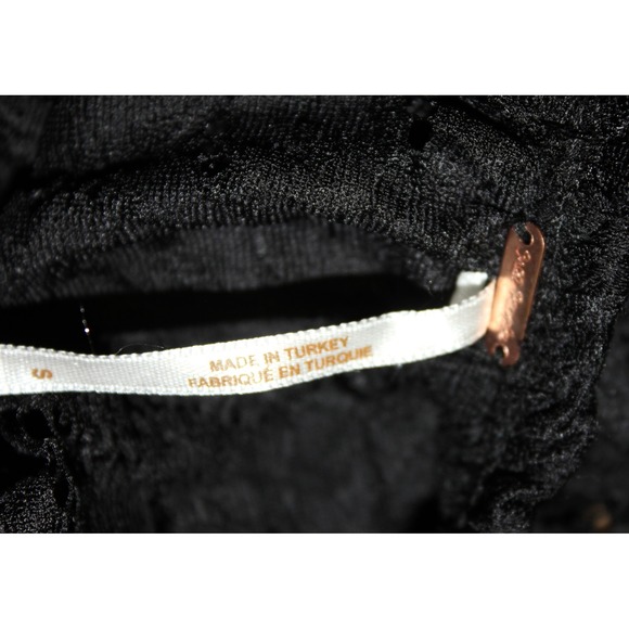 Free People Black Lace Blouse Romantic Sheer Scalloped Hem Oversized Size Small - Picture 3 of 7